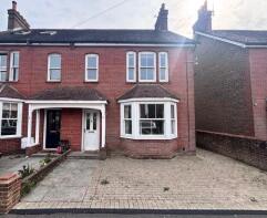3, Kempshott Road, Horsham RH12 2EX