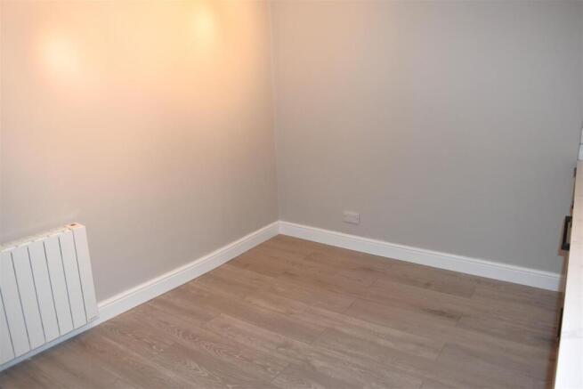 2 bed Flat to rent Image 4