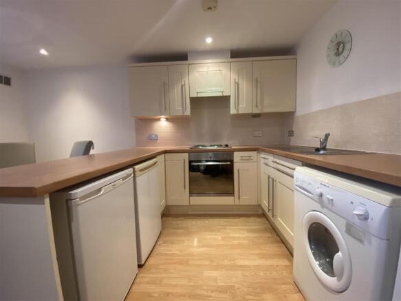 Worsley Road North, Walkden, Manchester photo 5