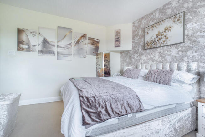 3 bed Semi-Detached for sale Image 10