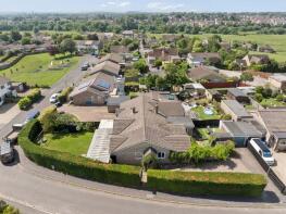 124, Quarry Road, Witney OX28 1JT
