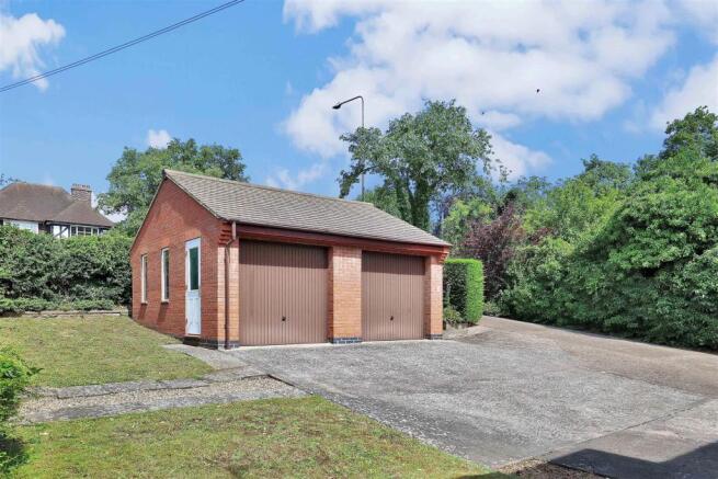 DOUBLE GARAGE