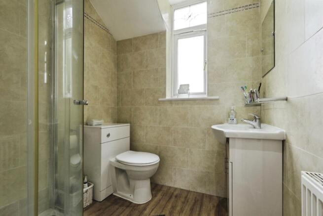 4 bed Detached for sale Image 11