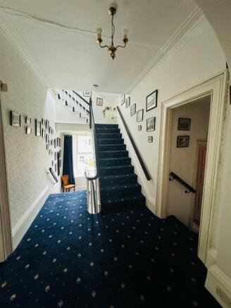 Satirs To First Floor Landing