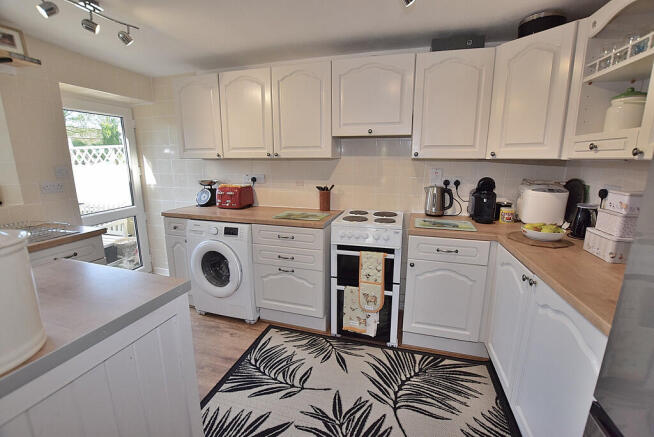 2 bed Semi-Detached for sale Image 7
