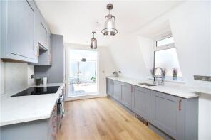 85b, Adelaide Grove, London W12 0JX