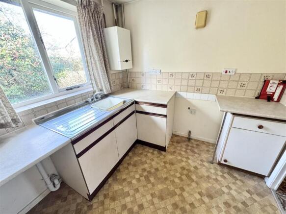 Consort Close, Poole photo 4