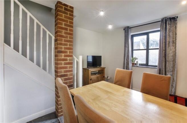 1 bed Semi-Detached to rent Image 6