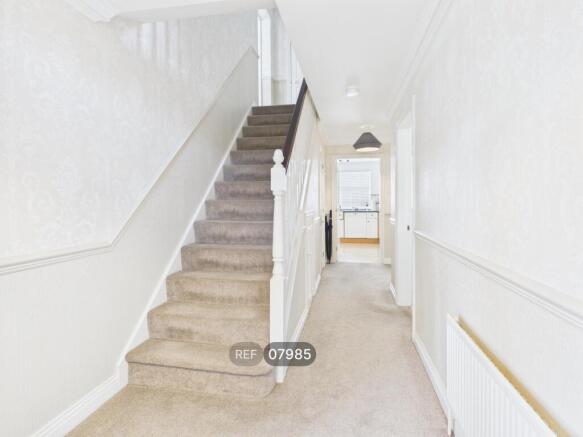 5 bed Detached to rent Image 11