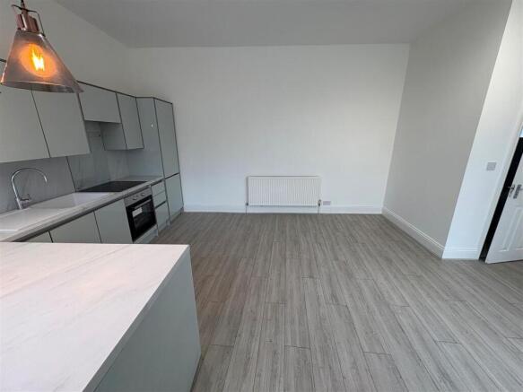 3 bed Semi-Detached for sale Image 8