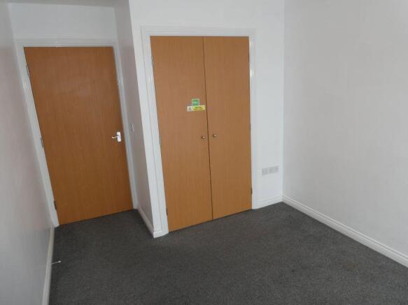 1 bed Apartment to rent Image 6