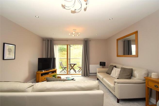 3 bed Apartment for sale Image 4