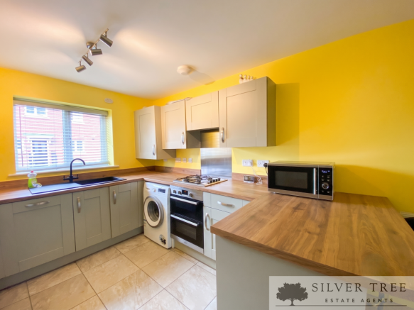 3 bed Semi-Detached for sale Image 4