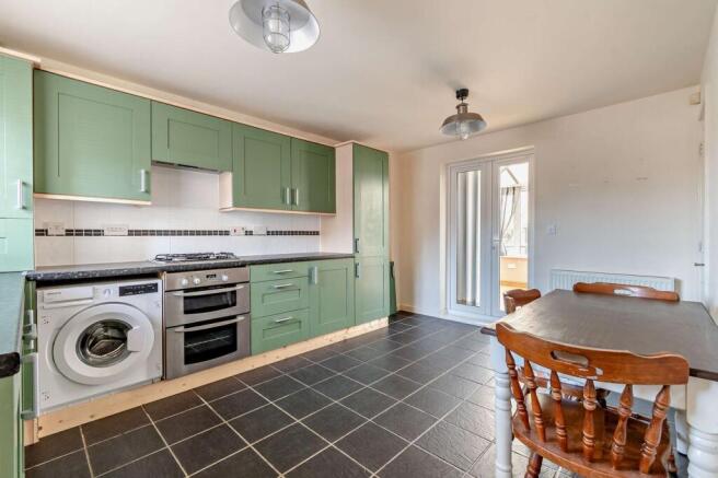 3 bed Semi-Detached for sale Image 6