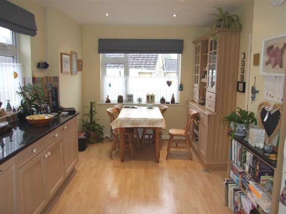 Kitchen / Breakfast 
