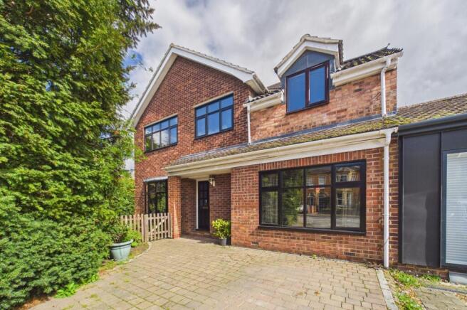 CAM03259G0-PR0265-STILL002