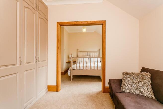 8300160-interior09.jpg