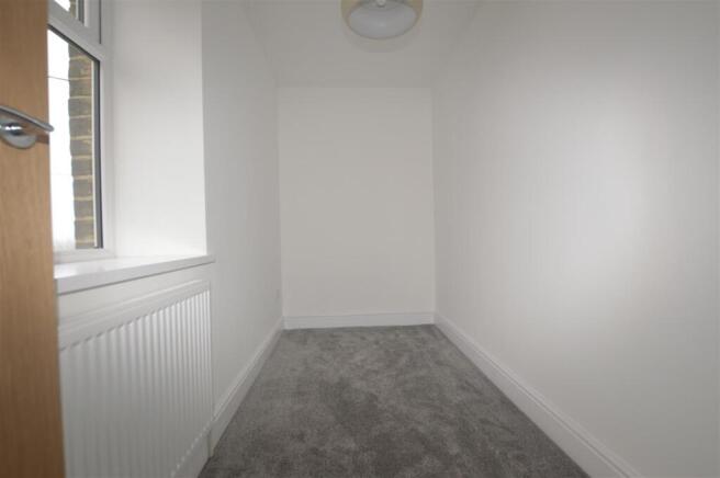 2 bed Semi-Detached to rent Image 8