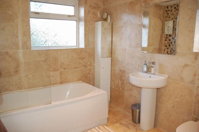 FAMILY BATHROOM