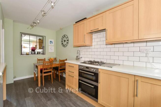 Kitchen/ Dining Room