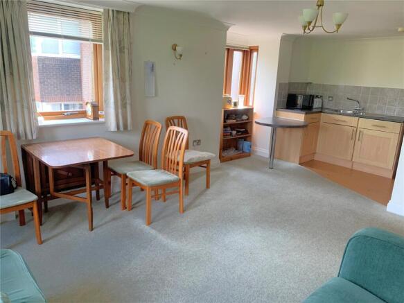 Lounge/Kitchen