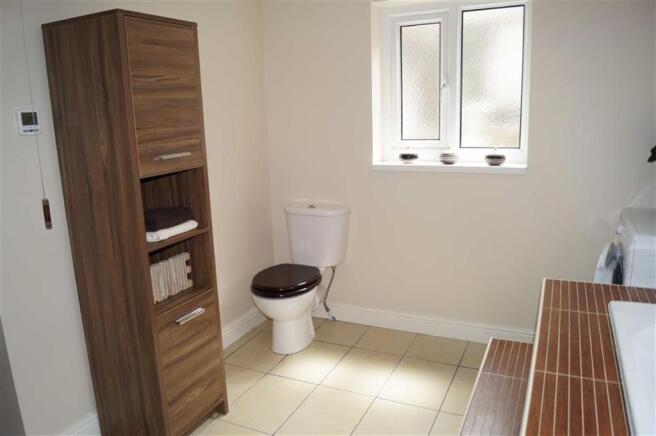 GROUND FLOOR BATHROO