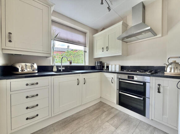 4 bed Terraced for sale Image 6