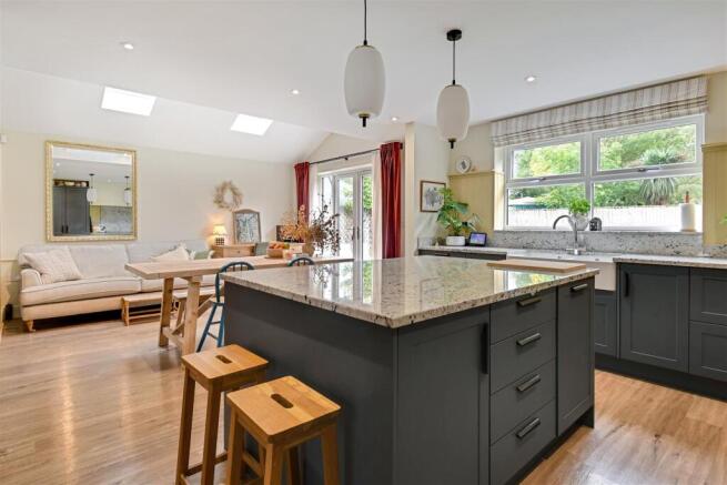 KITCHEN DINING