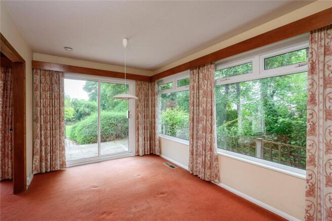 4 bed Bungalow for sale Image 6