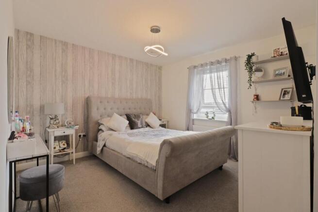 2 bed Flat for sale Image 7