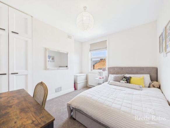 2 bed End of Terrace to rent Image 9