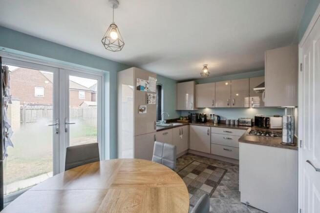 3 bed Semi-Detached for sale Image 7