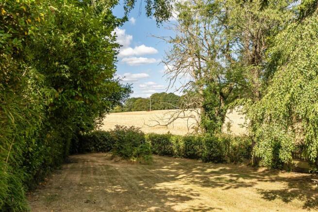 Brighton Road, Lower Kingswood, photo 4