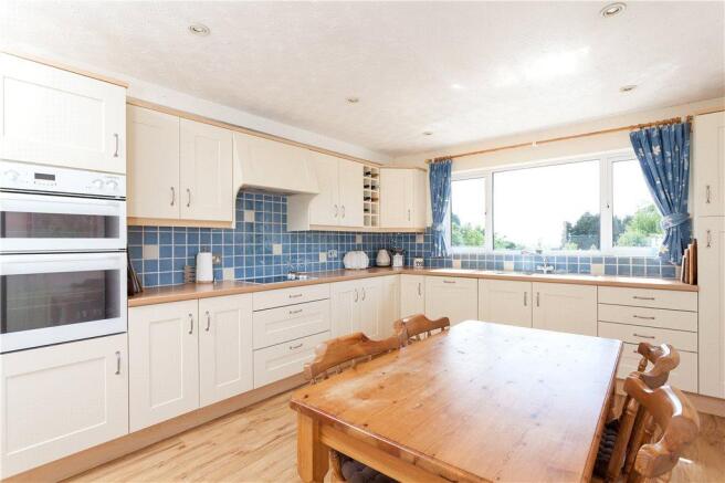 Kitchen/Breakfast Rm