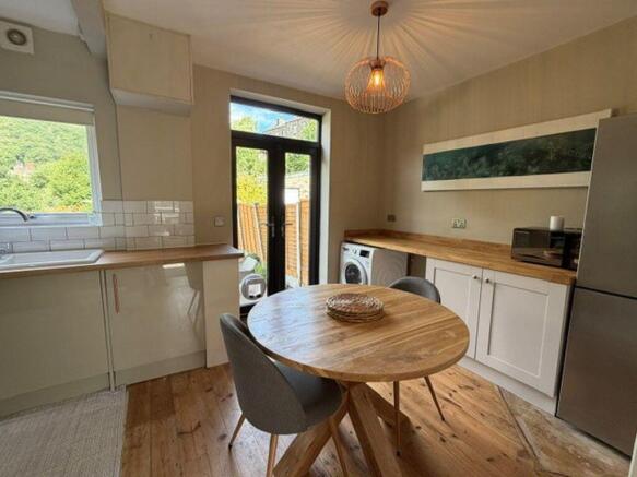 2 bed Terraced for sale Image 6