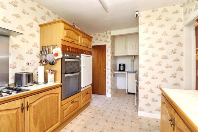 4 bed Detached for sale Image 9