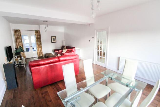 Lounge/Dining Room