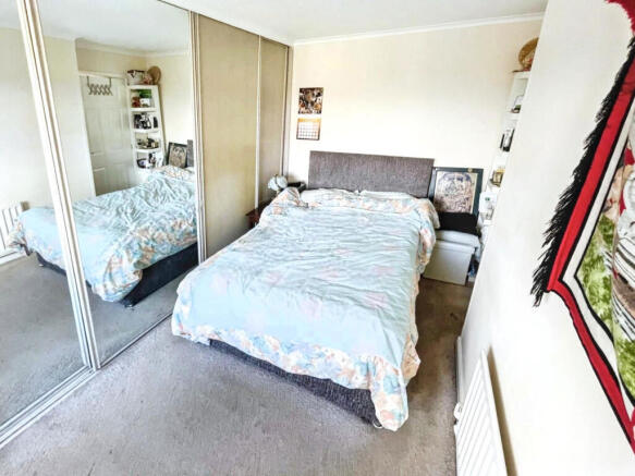 3 bed Semi-Detached for sale Image 9