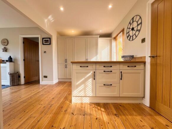 2 bed Detached Bungalow for sale Image 7