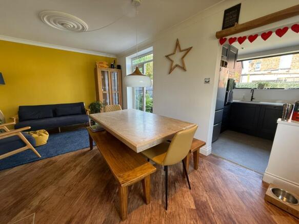 3 bed Semi-Detached for sale Image 4
