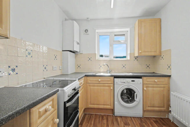 3.KITCHEN.JPG