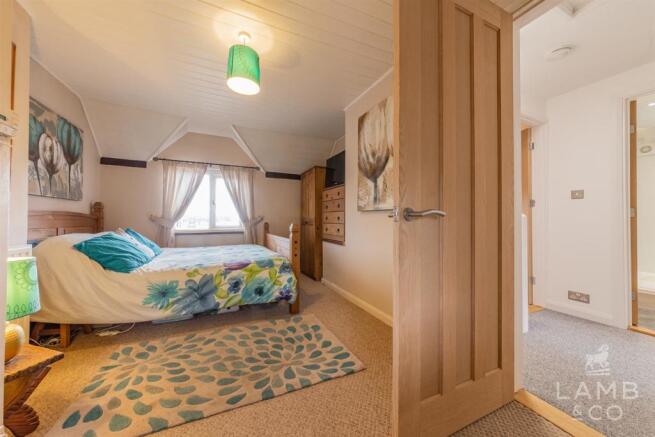 BEDROOM 2: