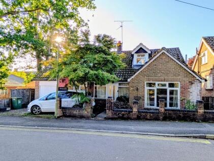 Riverside Close, Liss, GU33