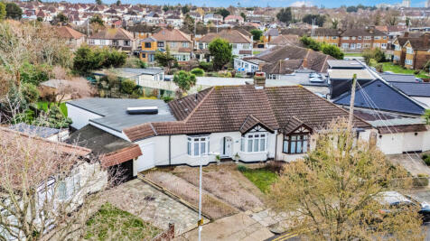 Priests Avenue, Romford, RM1