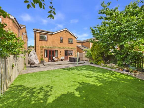 4 bed Detached for sale Image 4