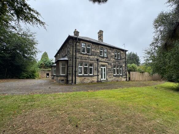 6 bed Detached for sale Image 5