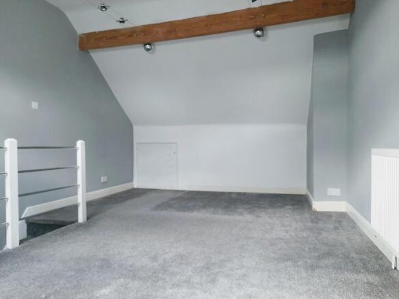 3 bed Terraced to rent Image 7