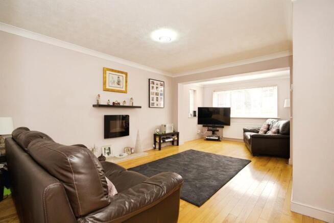 3 bed Detached for sale Image 6