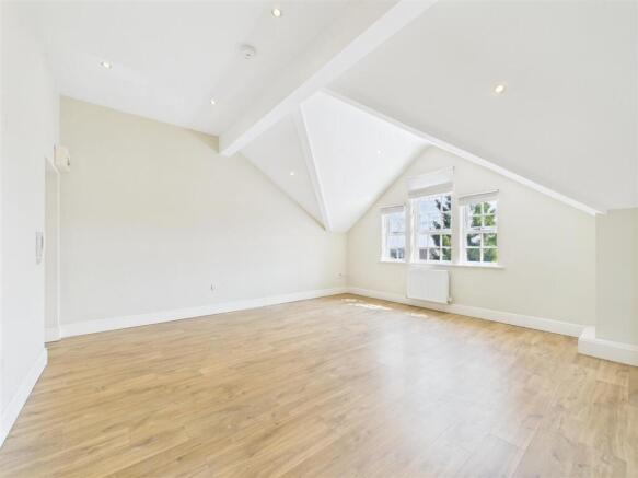 2 bed Apartment to rent Image 8