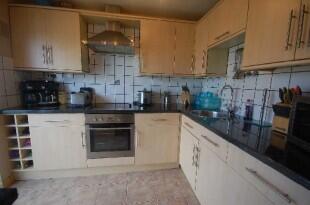 mod fitted kitchen